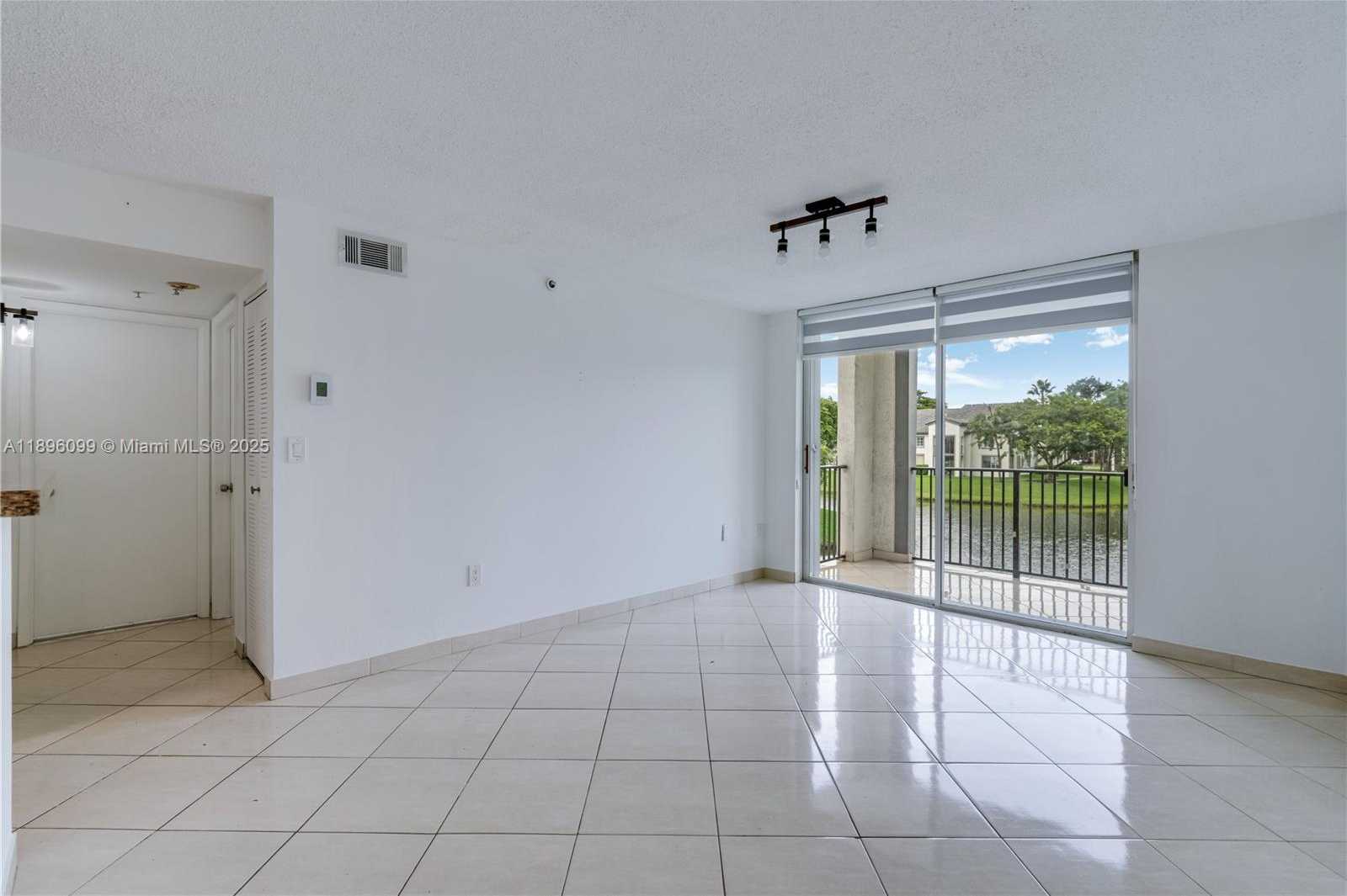 Small Image of 4350 NORTH WEST 107TH AVE #204, Doral Number 8