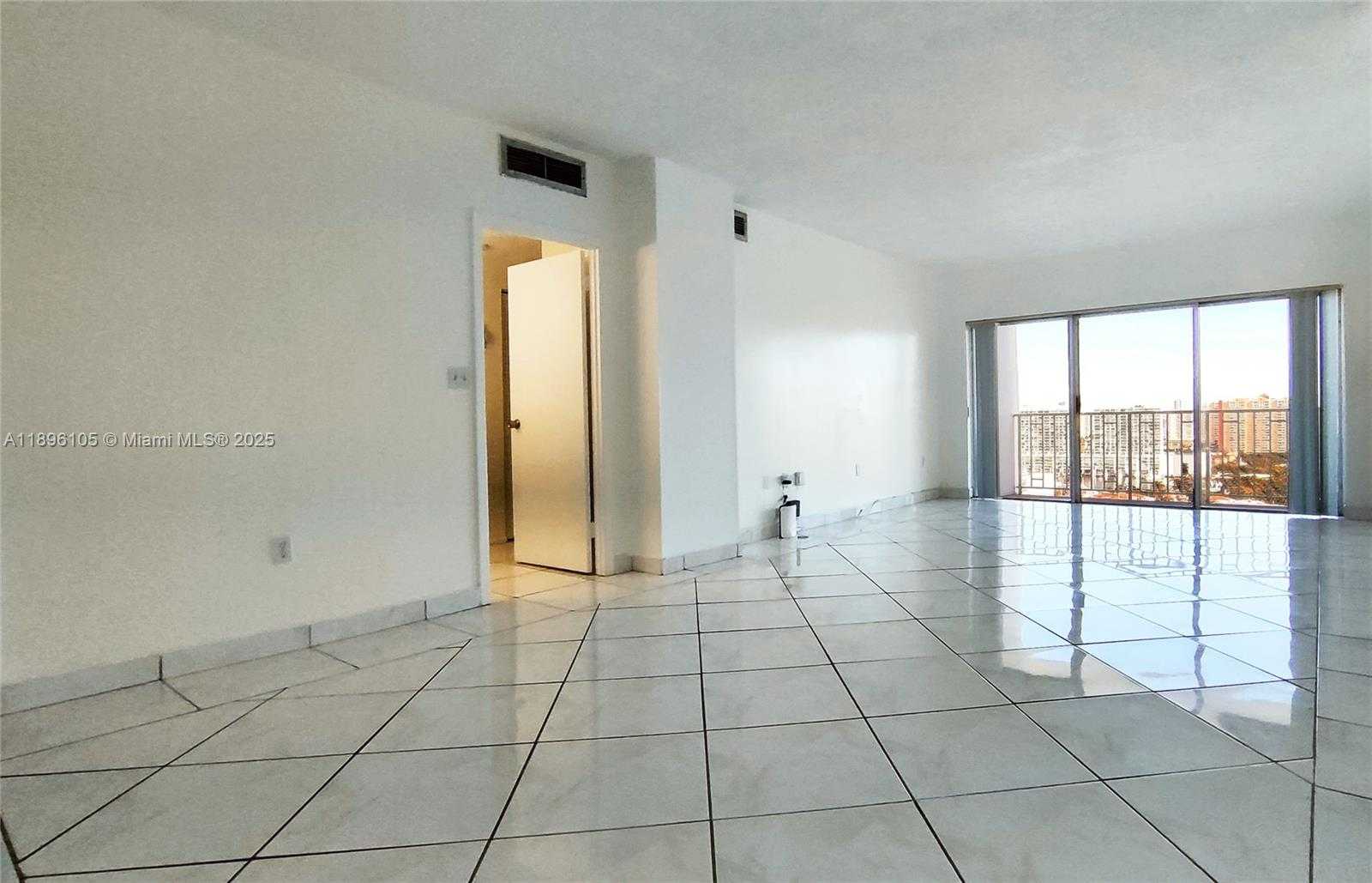 Small Image of 500 BAYVIEW DR #2127, Sunny Isles Beach Number 4
