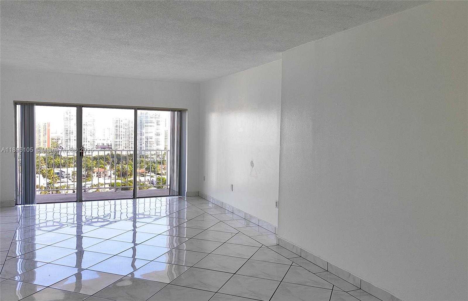 Small Image of 500 BAYVIEW DR #2127, Sunny Isles Beach Number 7