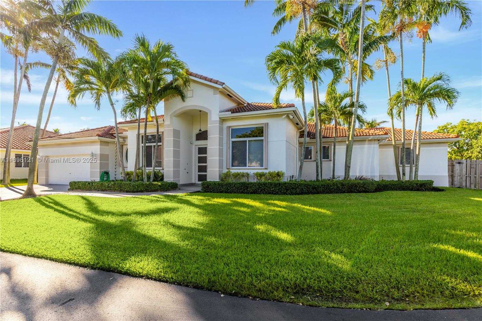 Small Image of 8464 SOUTH WEST 138TH ST, Palmetto Bay Number 2