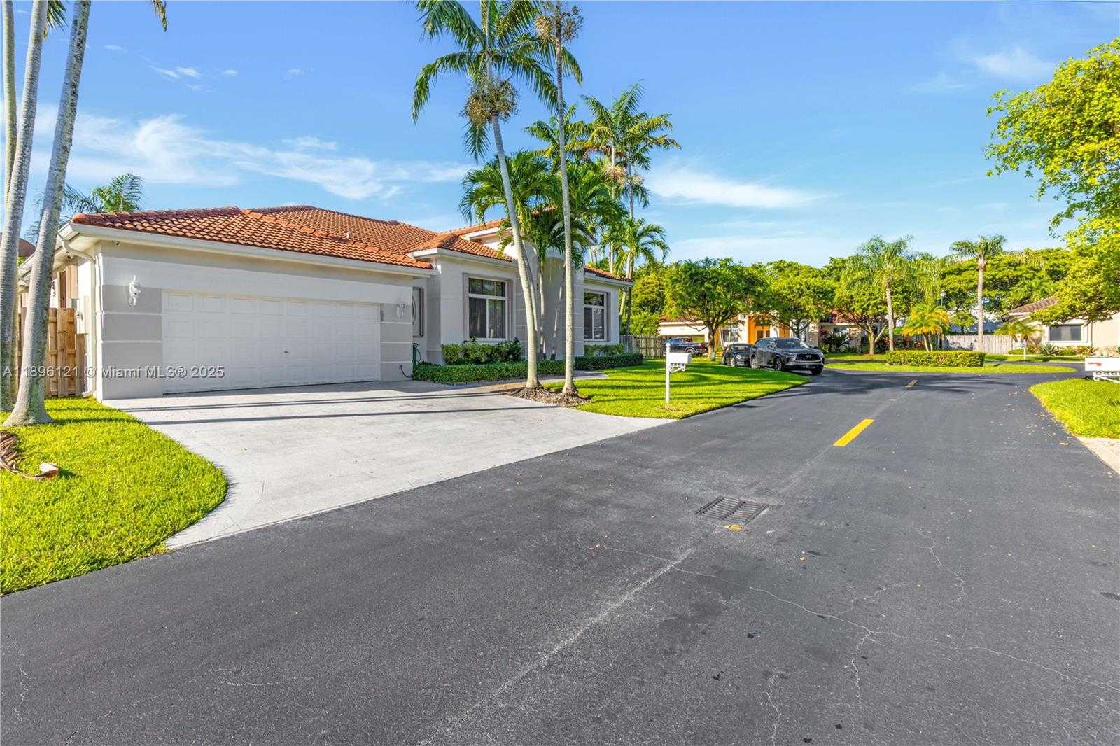 Small Image of 8464 SOUTH WEST 138TH ST, Palmetto Bay Number 3