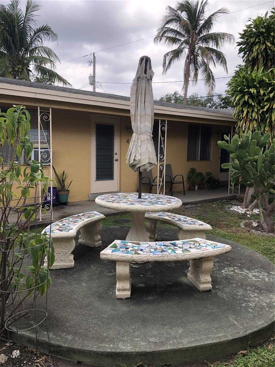 Small Image of Hollywood Number 6