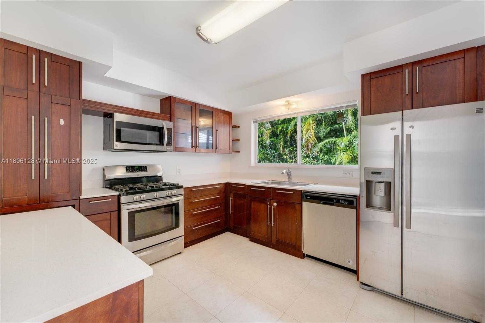 Small Image of 520 WEST 51ST TER, Miami Beach Number 11