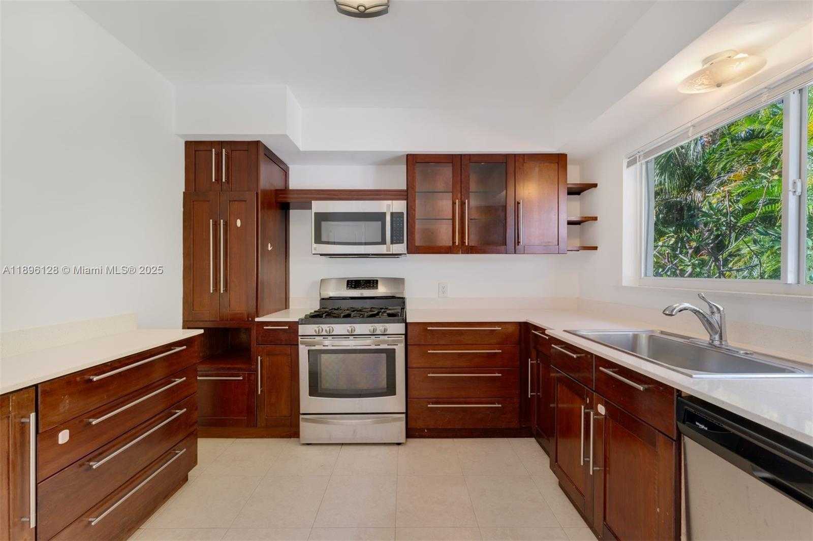 Small Image of 520 WEST 51ST TER, Miami Beach Number 12