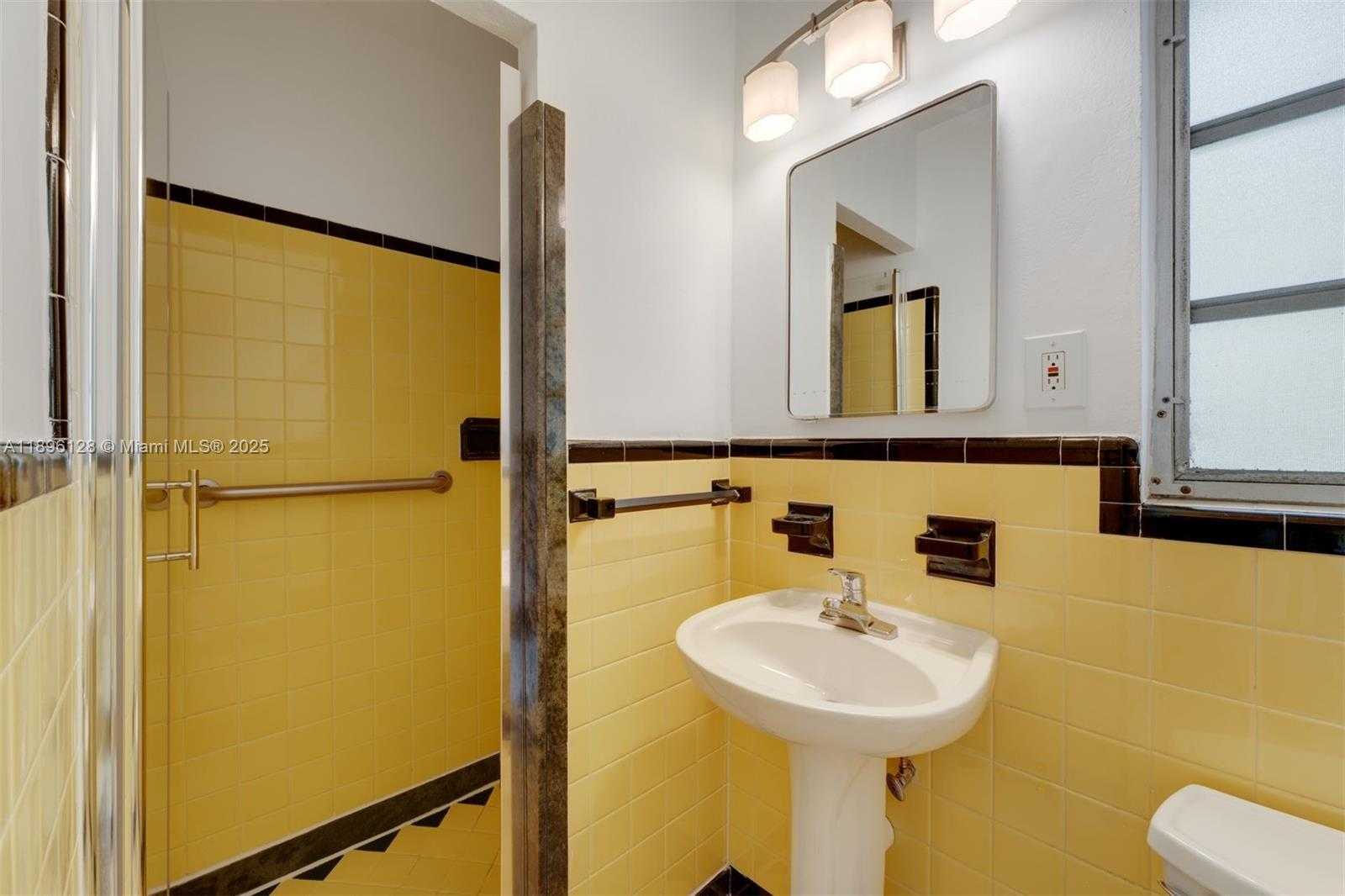 Small Image of 520 WEST 51ST TER, Miami Beach Number 17