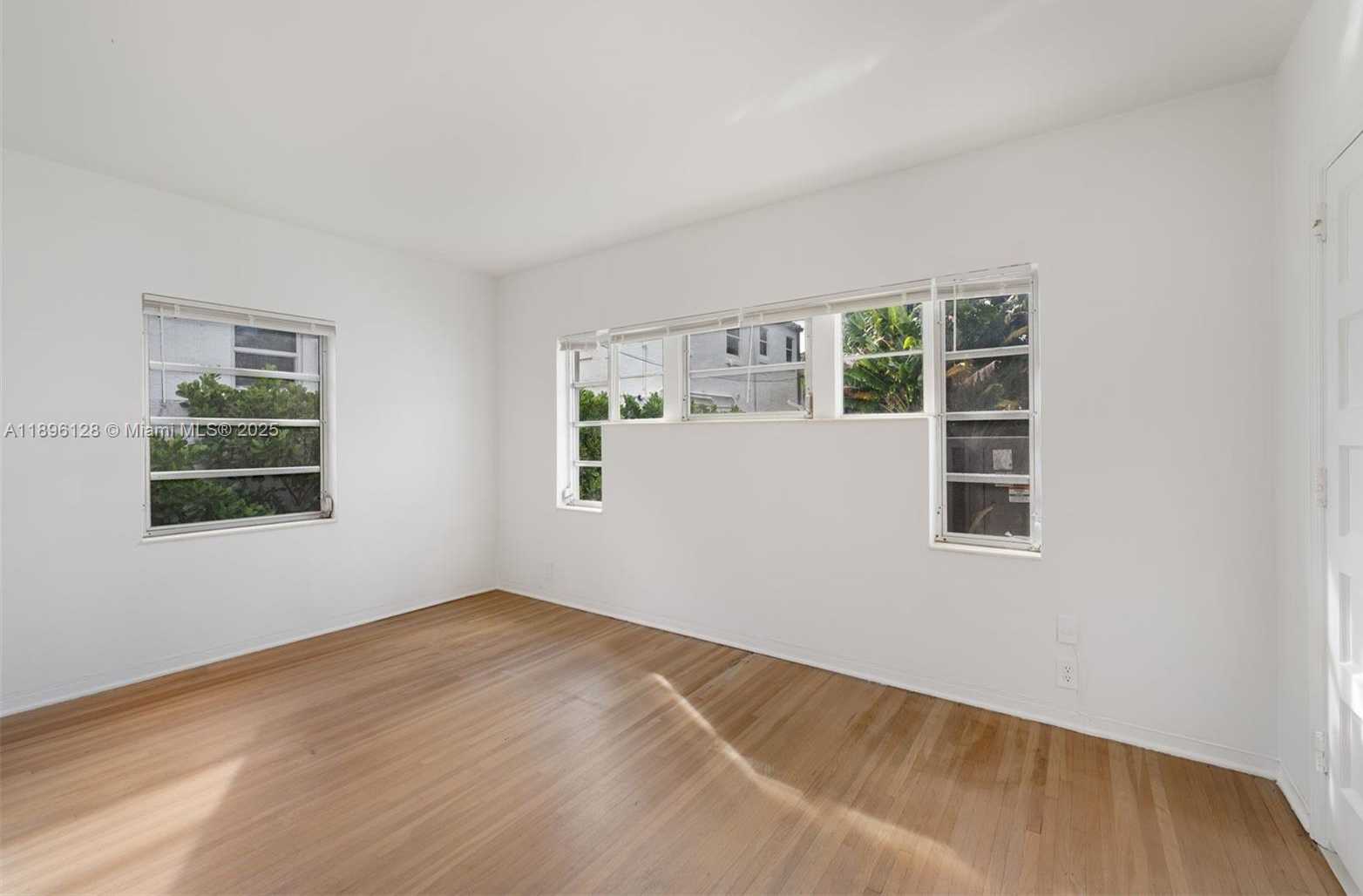 Small Image of 520 WEST 51ST TER, Miami Beach Number 19