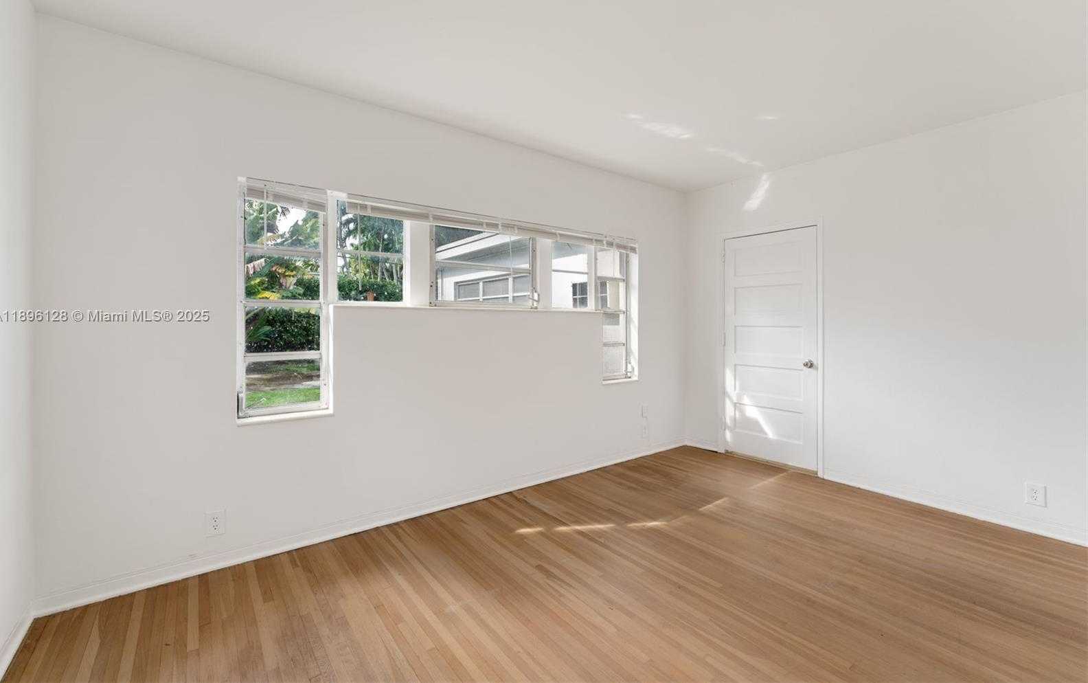 Small Image of 520 WEST 51ST TER, Miami Beach Number 21