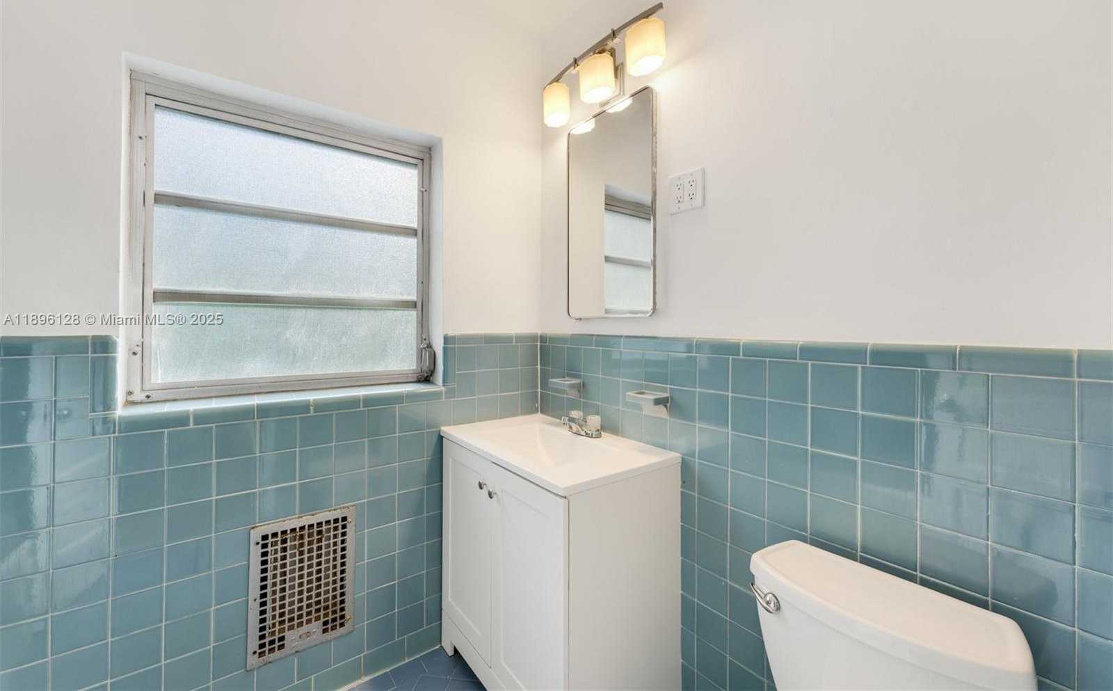 Small Image of 520 WEST 51ST TER, Miami Beach Number 23