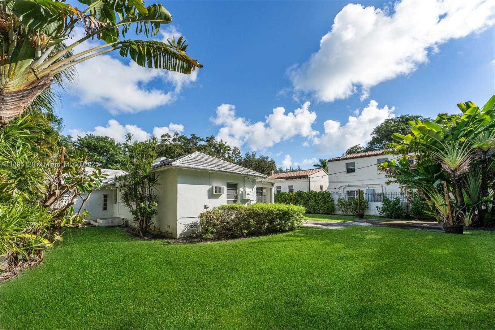 Small Image of 520 WEST 51ST TER, Miami Beach Number 27