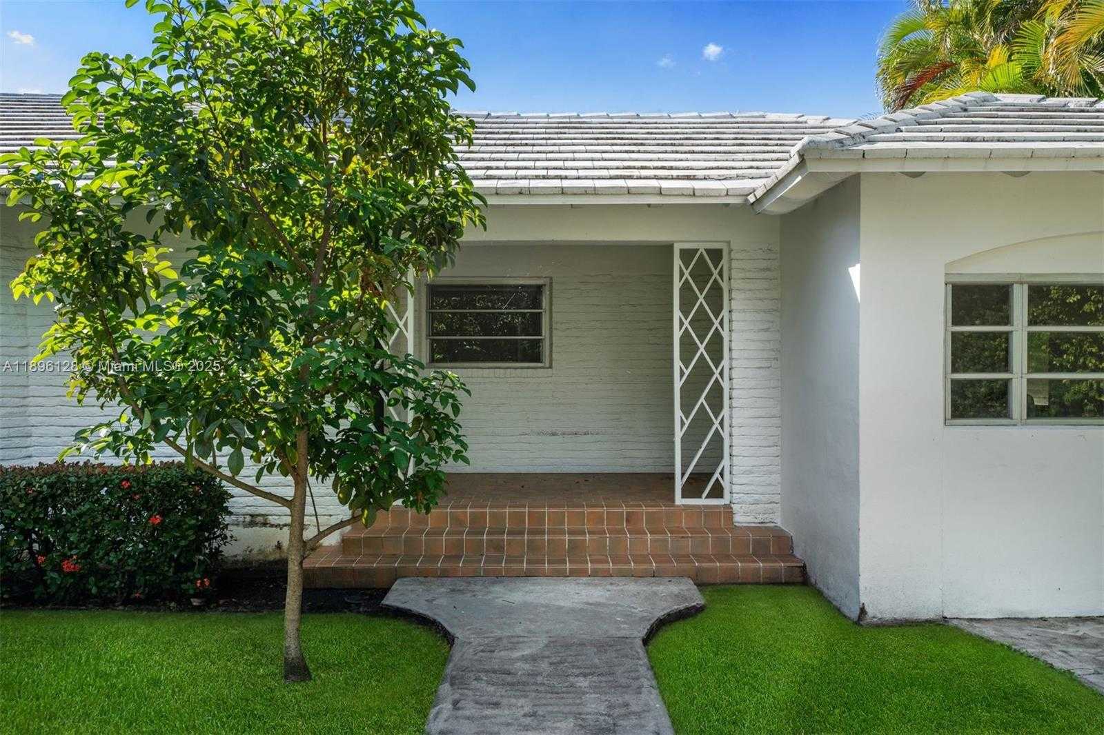Small Image of 520 WEST 51ST TER, Miami Beach Number 4