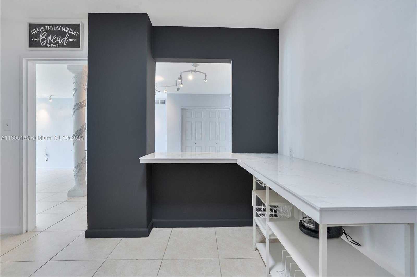 Small Image of 5151 COLLINS AVE #925, Miami Beach Number 12