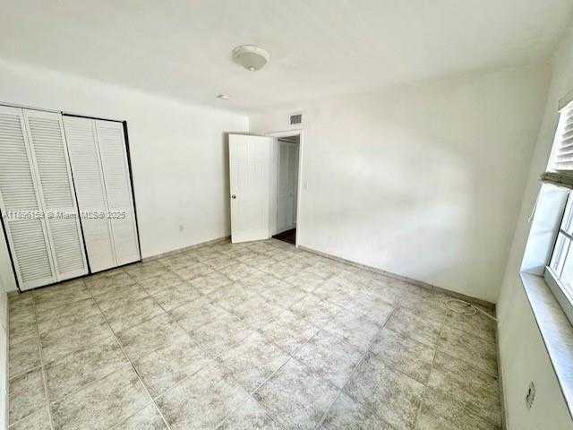 Small Image of 2101 BAY DR #2, Miami Beach Number 18