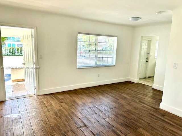 Small Image of 2101 BAY DR #2, Miami Beach Number 8