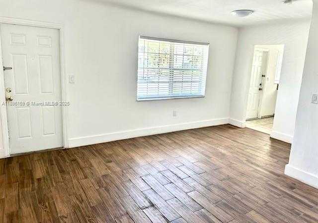 Small Image of 2101 BAY DR #2, Miami Beach Number 9