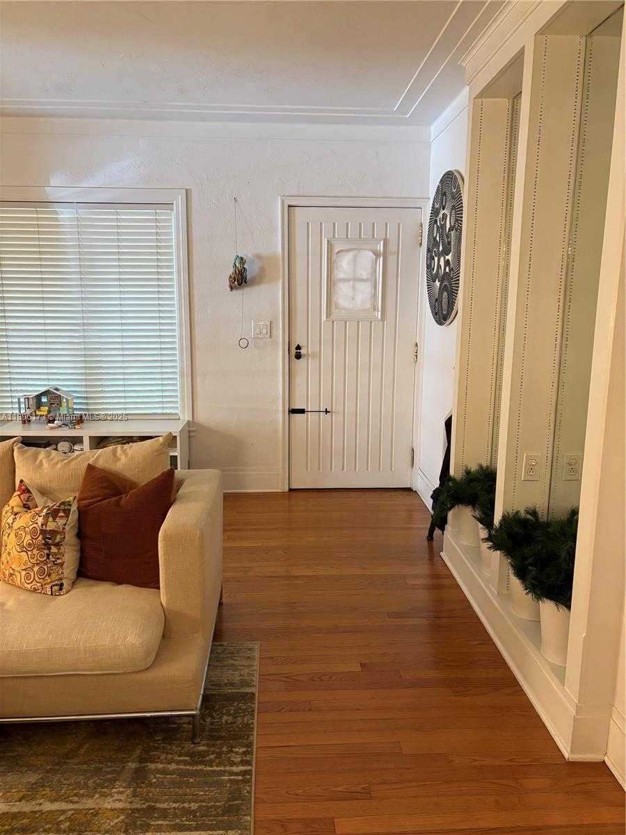Small Image of 1710 SEGOVIA ST, Coral Gables Number 11