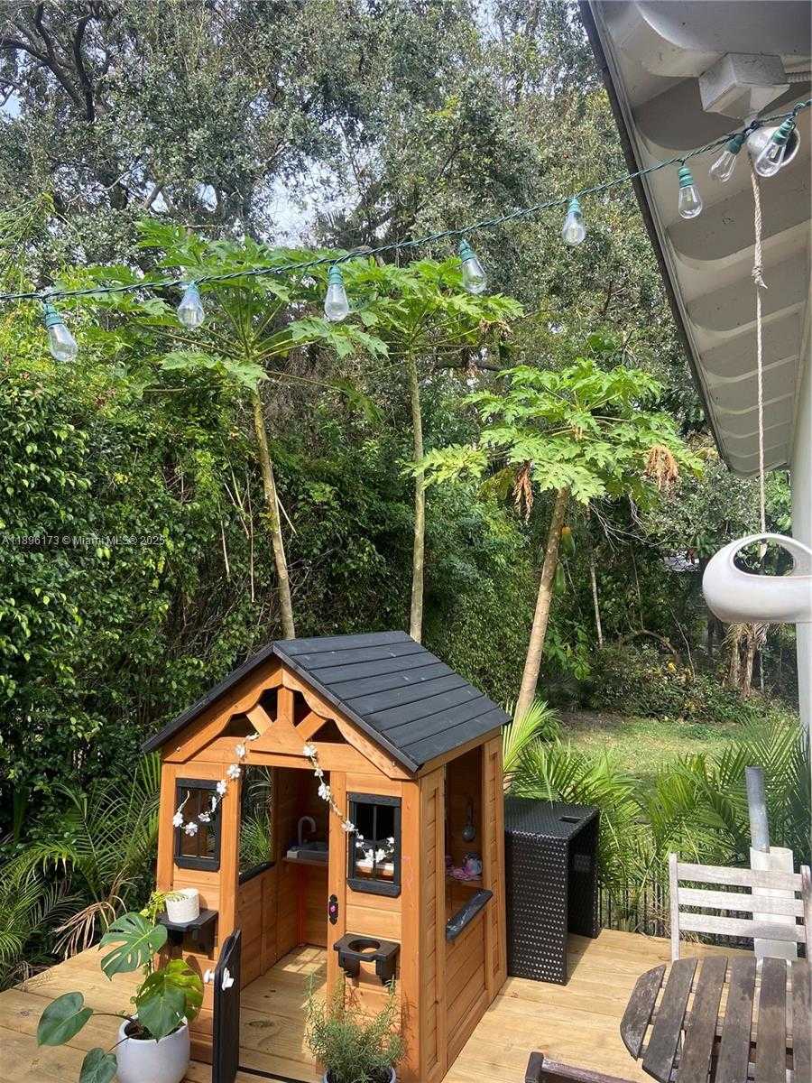 Small Image of 1710 SEGOVIA ST, Coral Gables Number 28