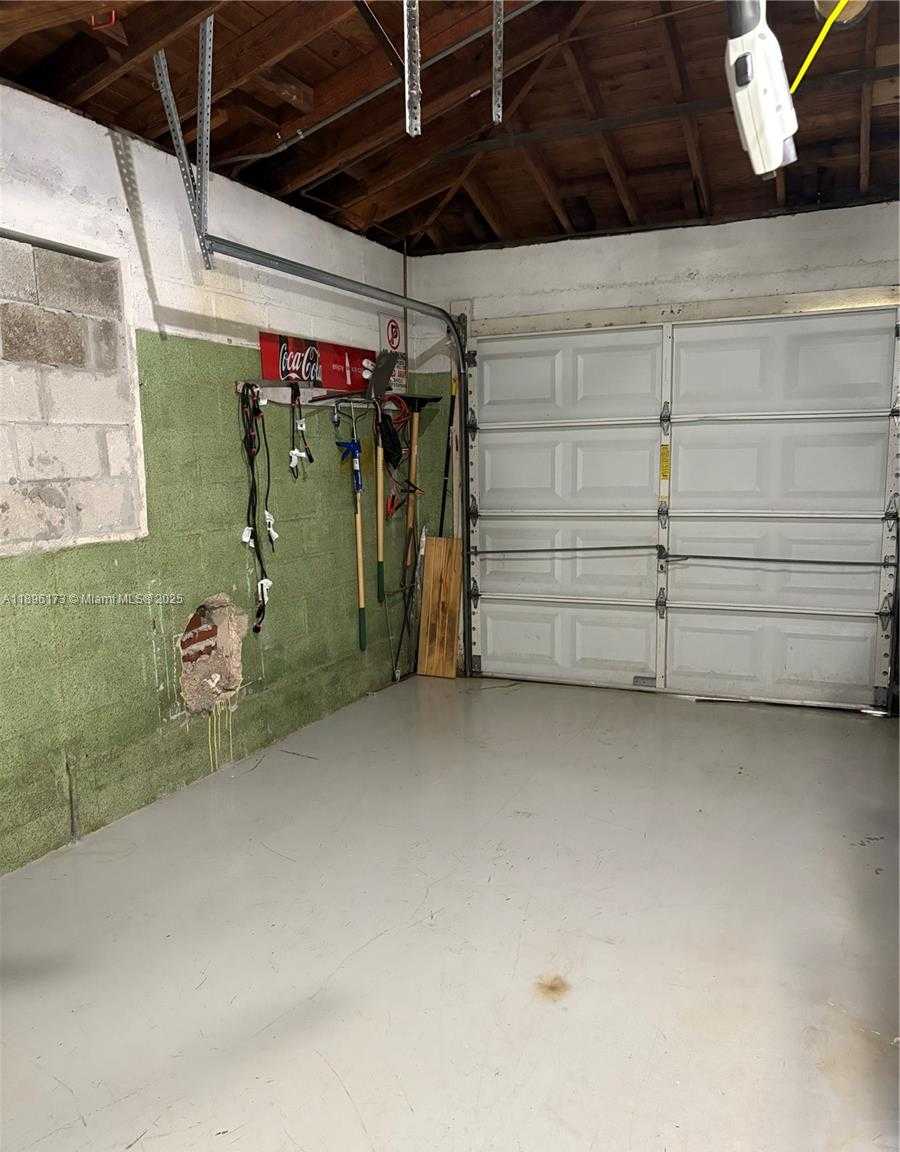 Small Image of 1710 SEGOVIA ST, Coral Gables Number 30