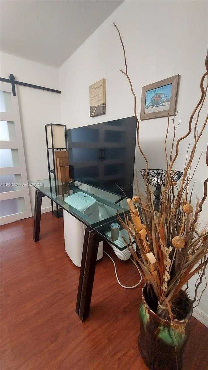 Small Image of 825 SOUTH EAST BRICKELL BAY DR #443, Miami Number 2