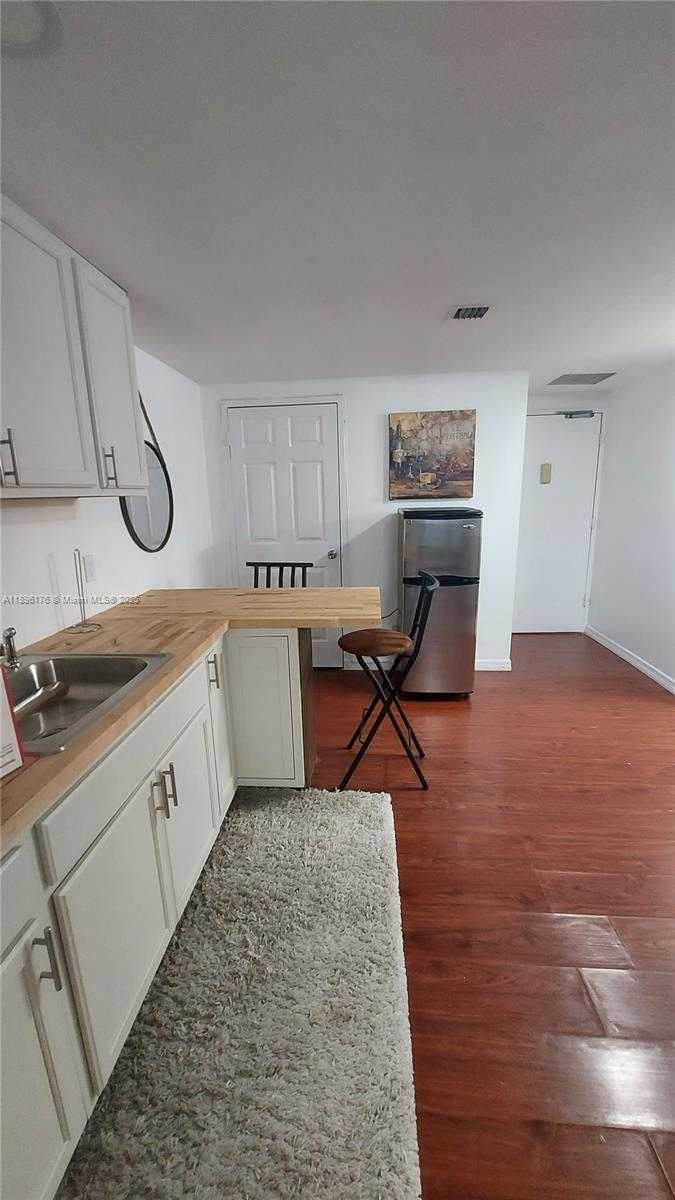 Small Image of 825 SOUTH EAST BRICKELL BAY DR #443, Miami Number 5