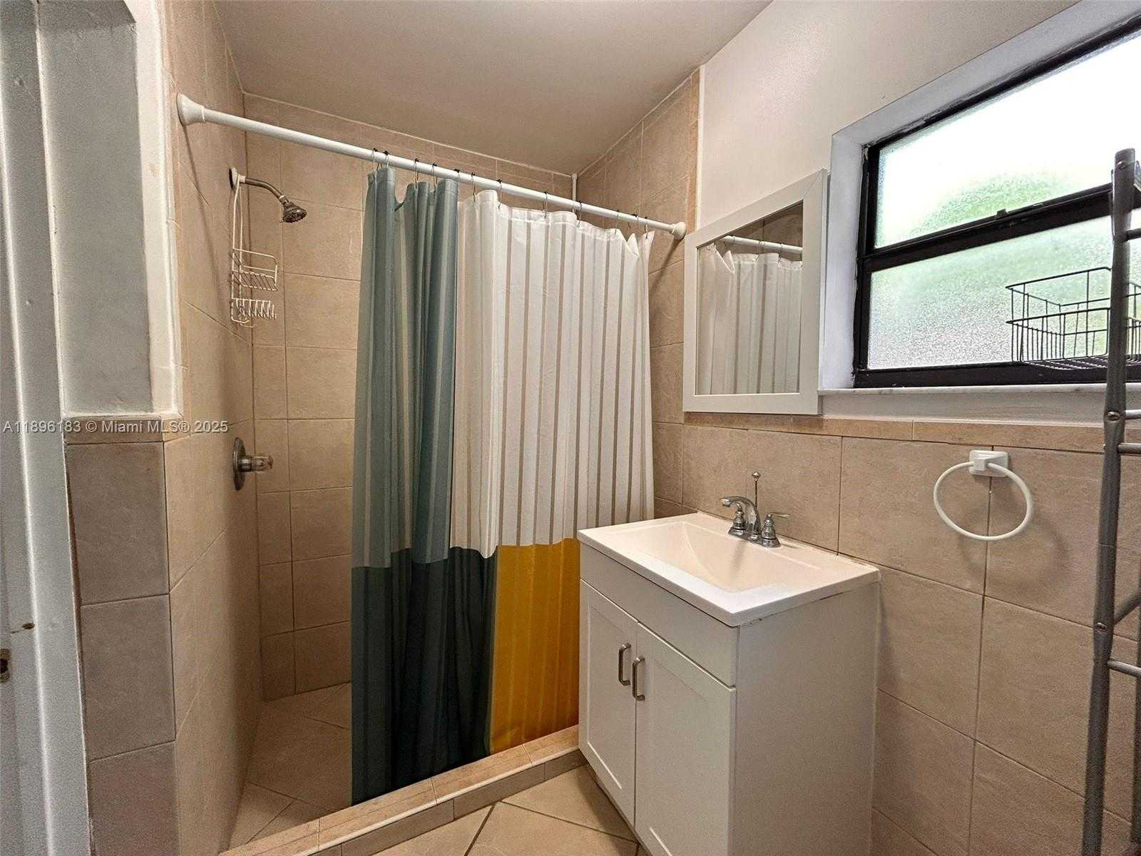 Small Image of 1328 WEST 82ND ST #1328, Hialeah Number 3