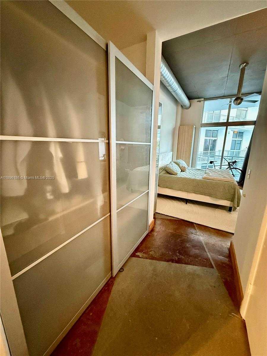 Small Image of 2001 MERIDIAN AVE #417, Miami Beach Number 10