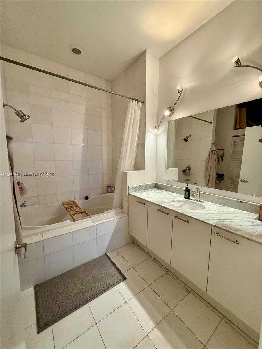 Small Image of 2001 MERIDIAN AVE #417, Miami Beach Number 12
