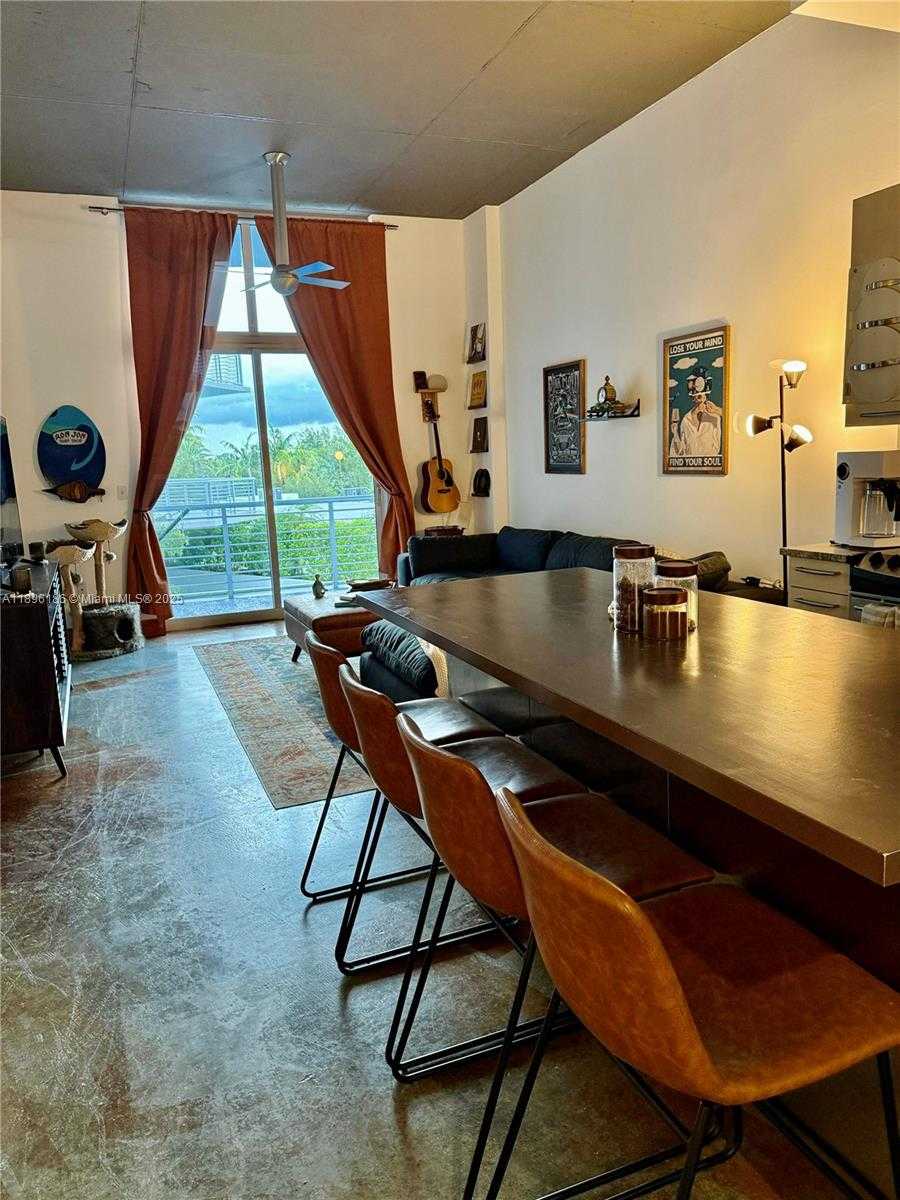 Small Image of 2001 MERIDIAN AVE #417, Miami Beach Number 15