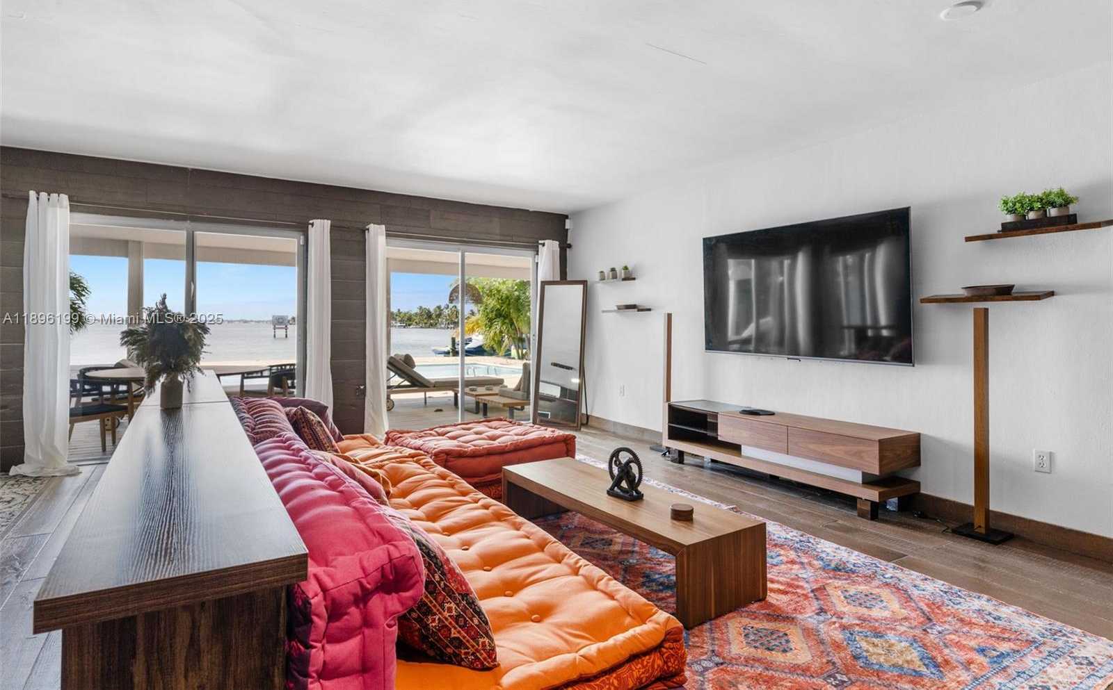 Small Image of 8220 HAWTHORNE AVE, Miami Beach Number 10