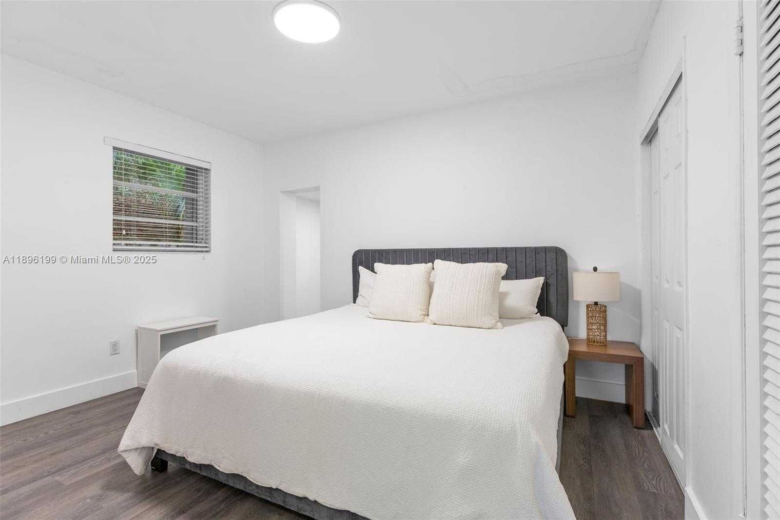 Small Image of 8220 HAWTHORNE AVE, Miami Beach Number 21