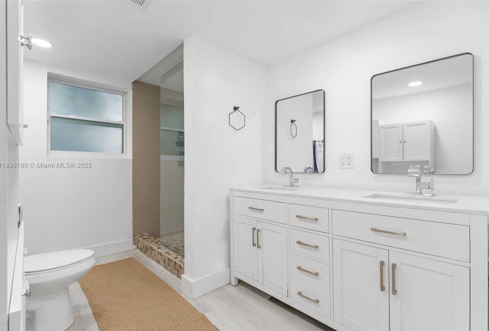 Small Image of 8220 HAWTHORNE AVE, Miami Beach Number 26