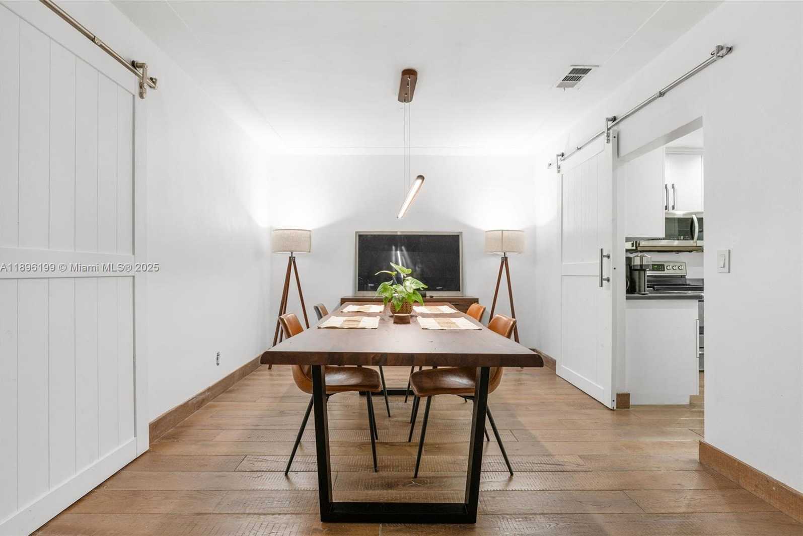 Small Image of 8220 HAWTHORNE AVE, Miami Beach Number 7