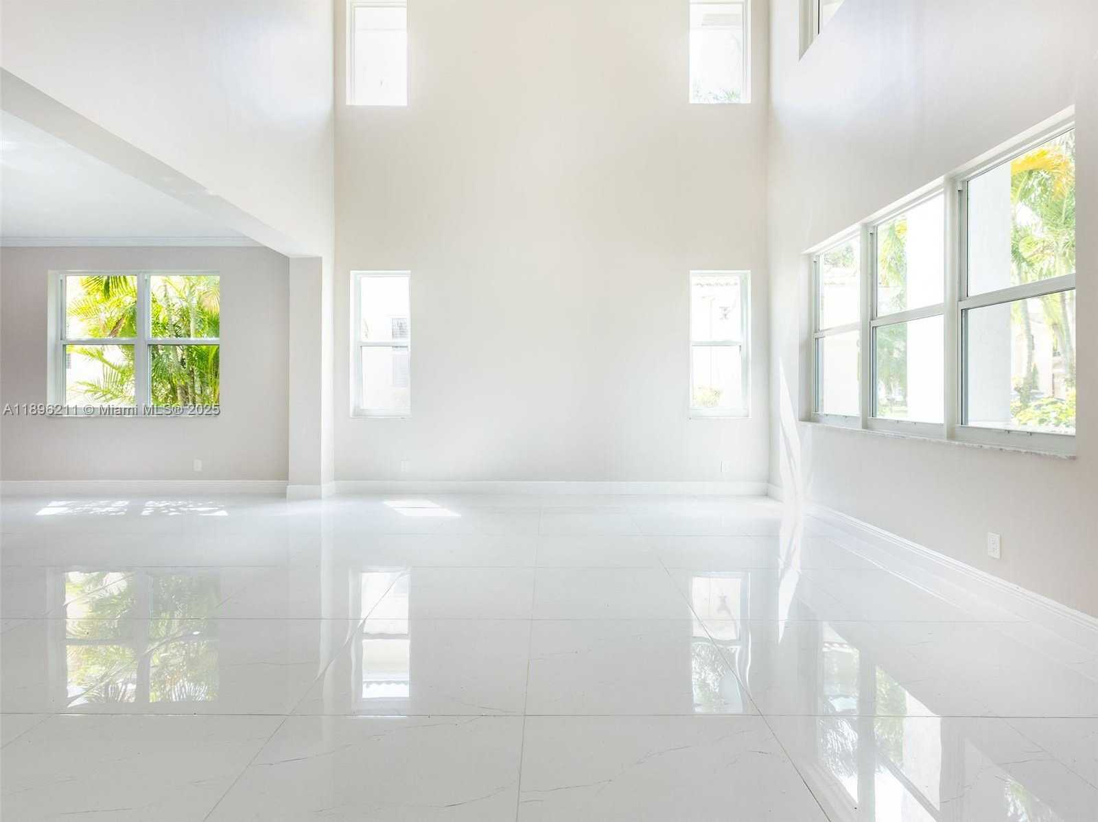 Small Image of 2538 HUNTERS RUN WAY #2538, Weston Number 19