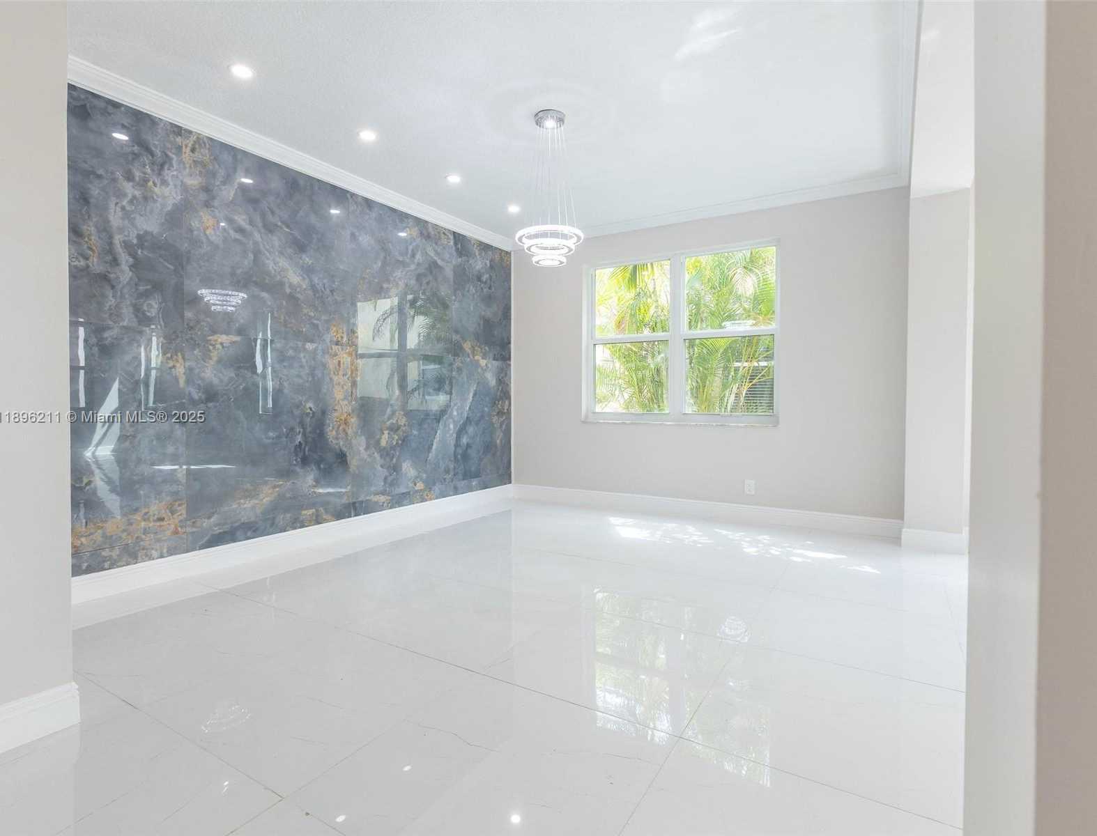 Small Image of 2538 HUNTERS RUN WAY #2538, Weston Number 23