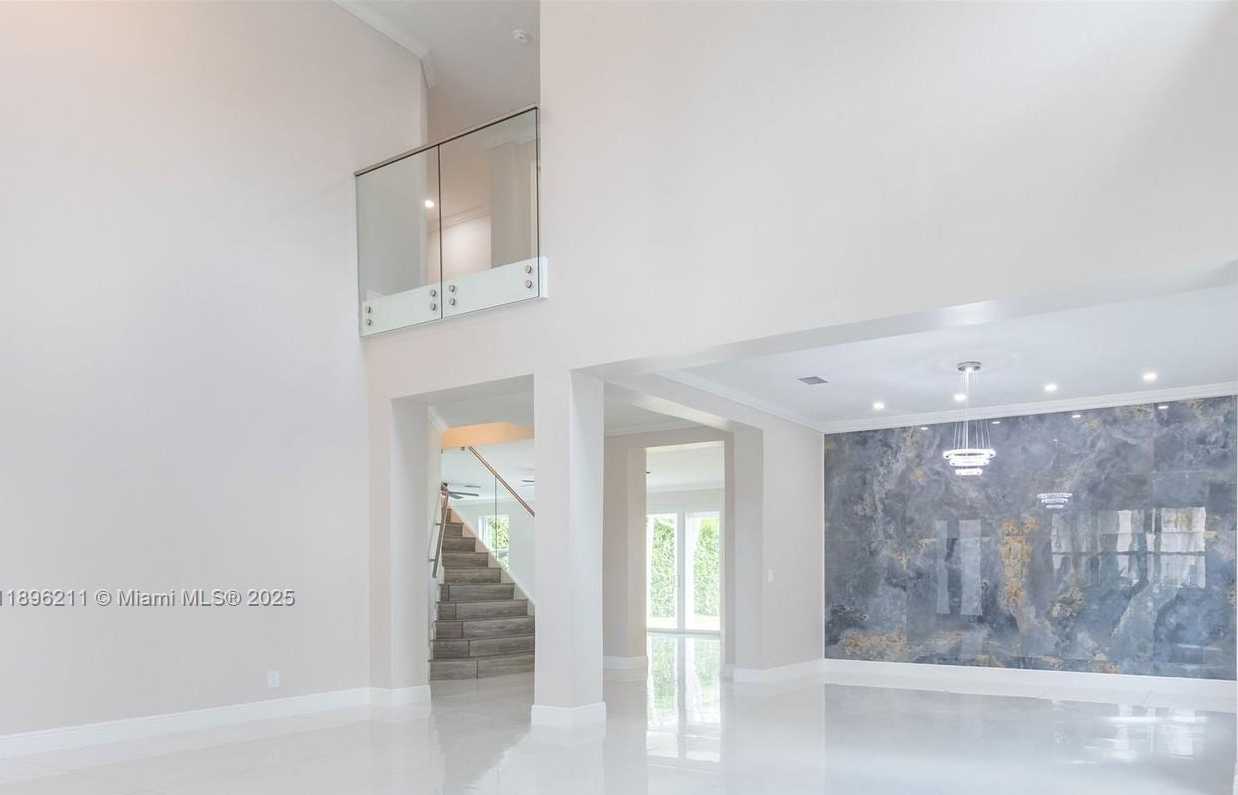 Small Image of 2538 HUNTERS RUN WAY #2538, Weston Number 24