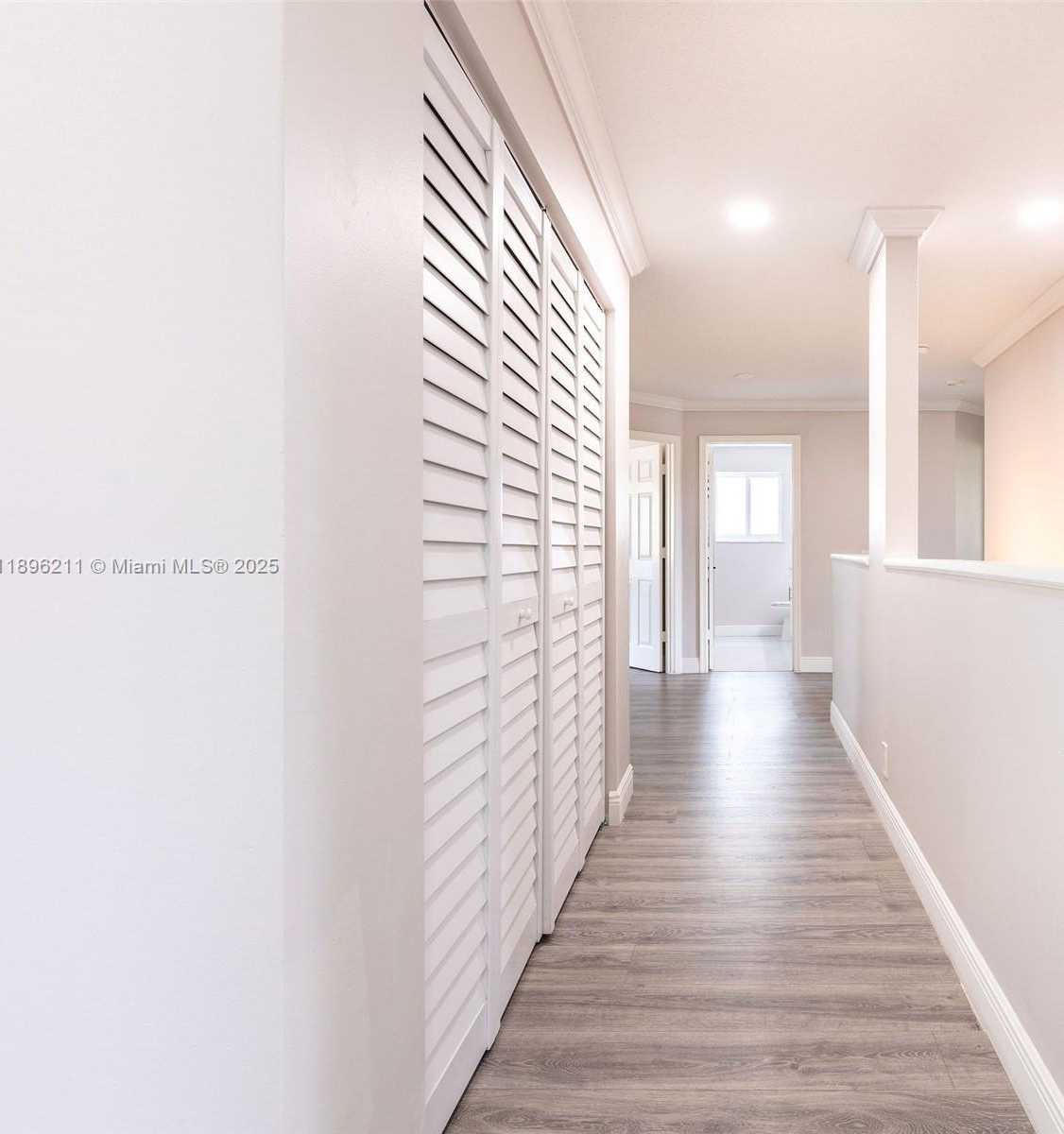 Small Image of 2538 HUNTERS RUN WAY #2538, Weston Number 33