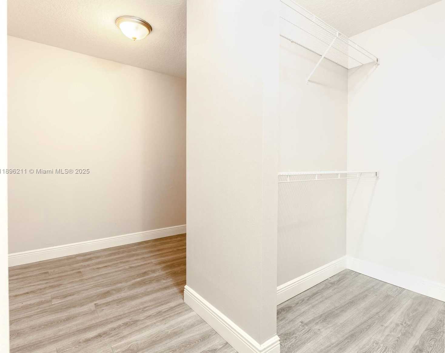 Small Image of 2538 HUNTERS RUN WAY #2538, Weston Number 36