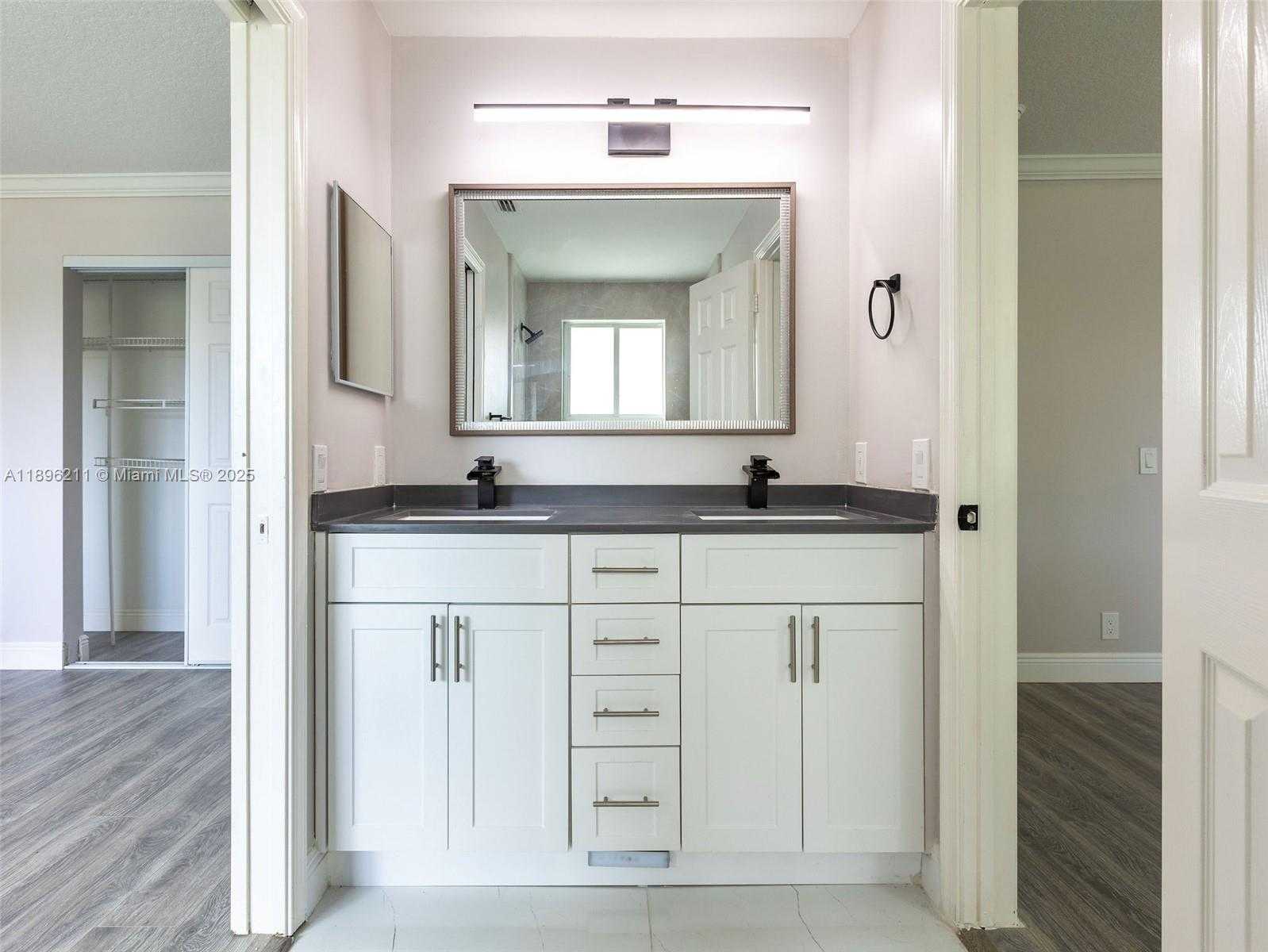 Small Image of 2538 HUNTERS RUN WAY #2538, Weston Number 48