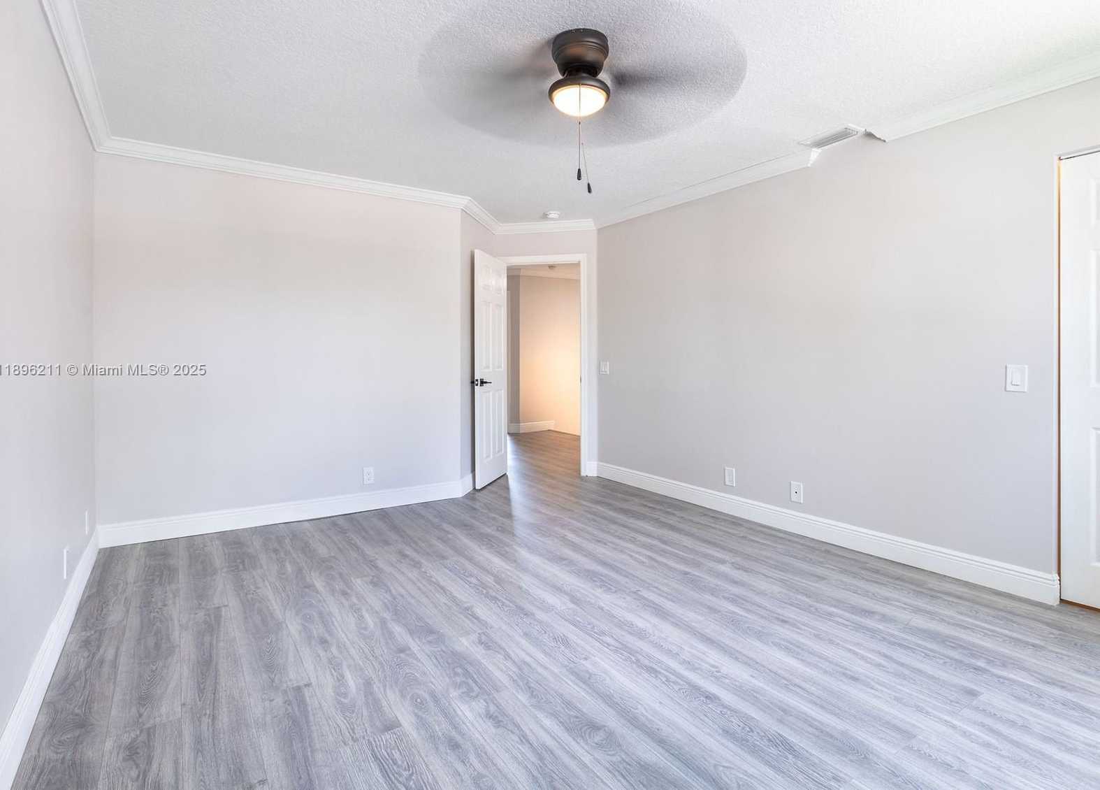 Small Image of 2538 HUNTERS RUN WAY #2538, Weston Number 51