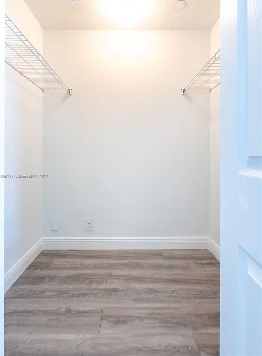 Small Image of 2538 HUNTERS RUN WAY #2538, Weston Number 55