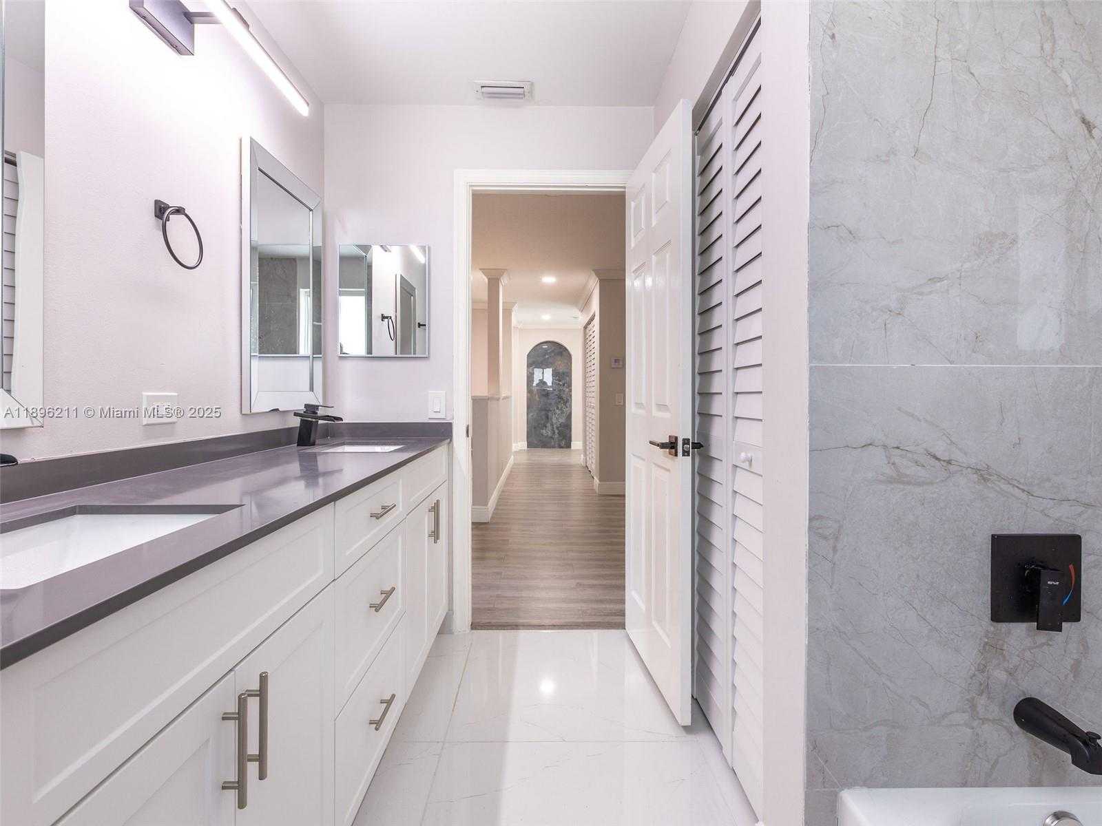 Small Image of 2538 HUNTERS RUN WAY #2538, Weston Number 56