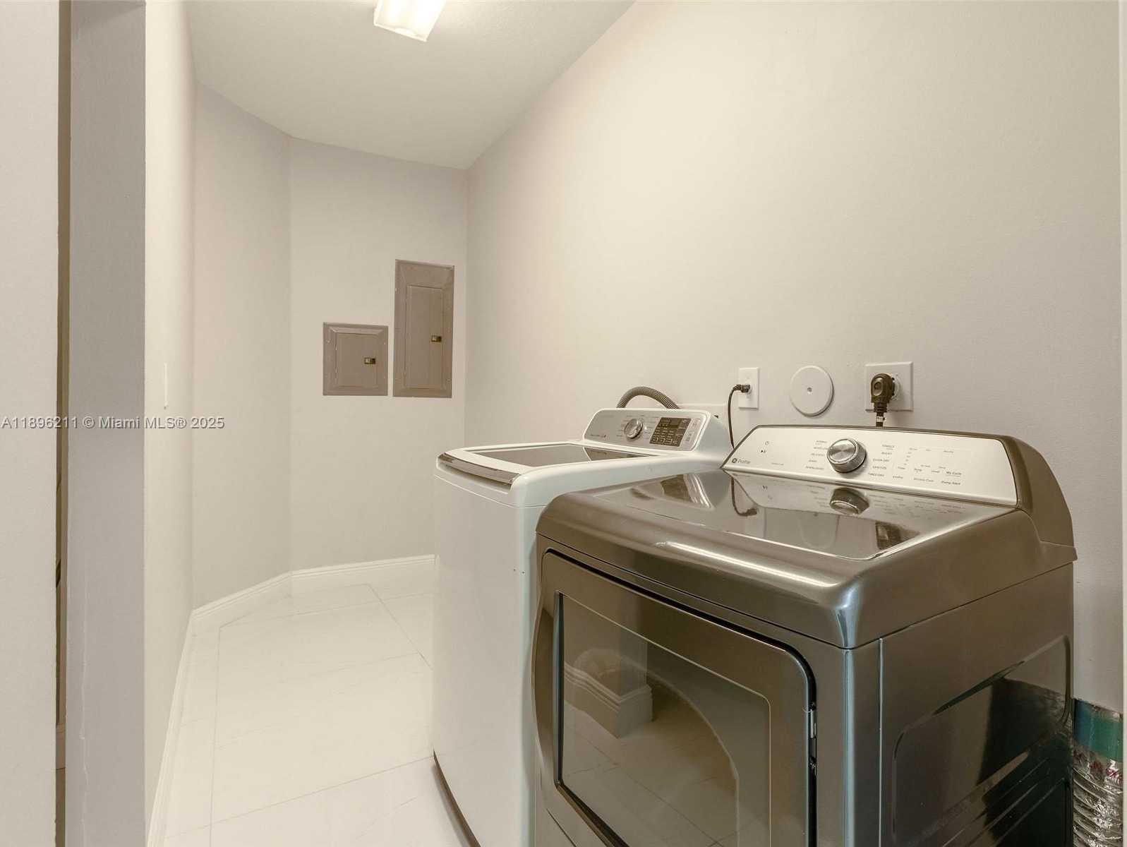 Small Image of 2538 HUNTERS RUN WAY #2538, Weston Number 62
