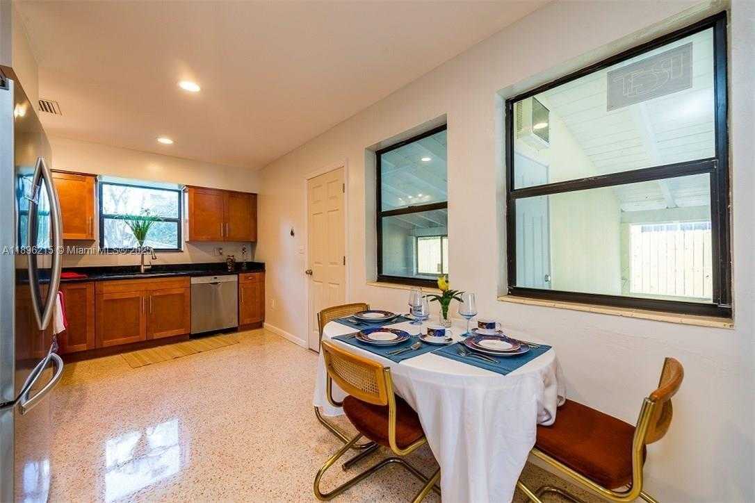 Small Image of 7830 SOUTH WEST 99TH ST, Miami Number 4