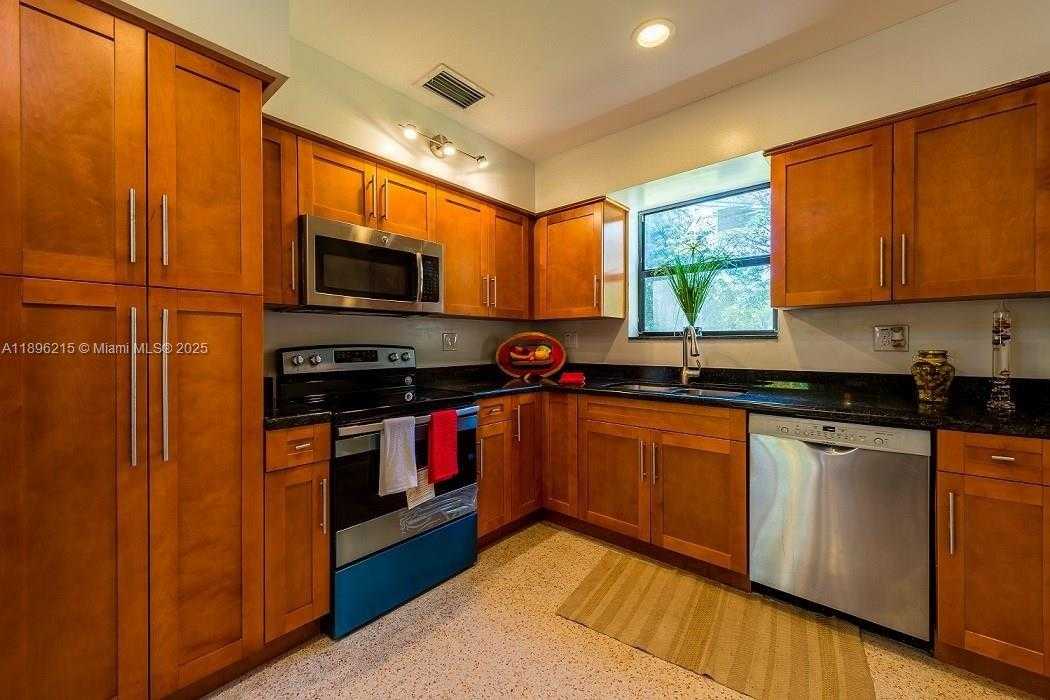 Small Image of 7830 SOUTH WEST 99TH ST, Miami Number 5