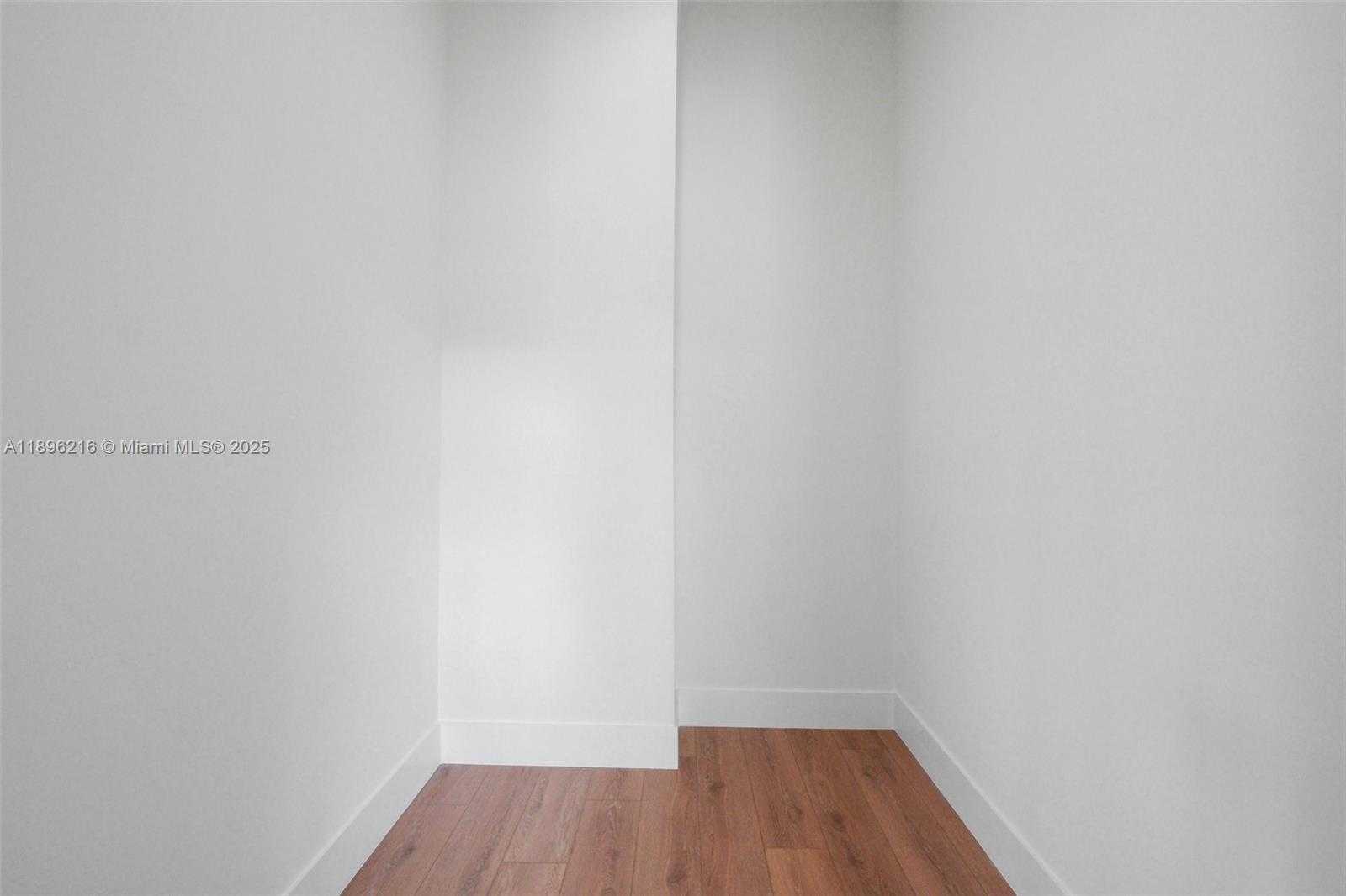 Small Image of 510 NORTH WEST 50TH ST, Miami Number 11