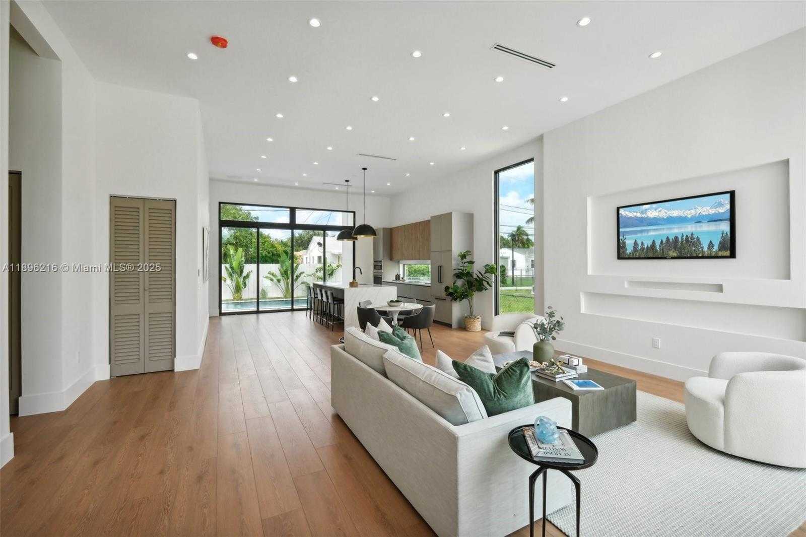 Small Image of 510 NORTH WEST 50TH ST, Miami Number 4