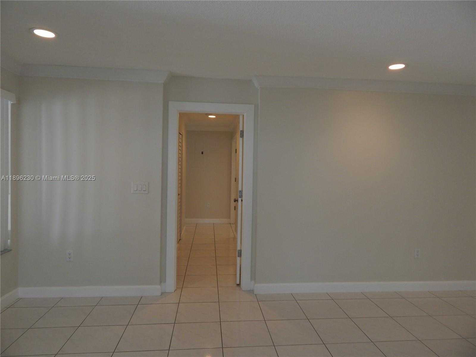 Small Image of 11530 SOUTH WEST 92ND ST, Miami Number 11