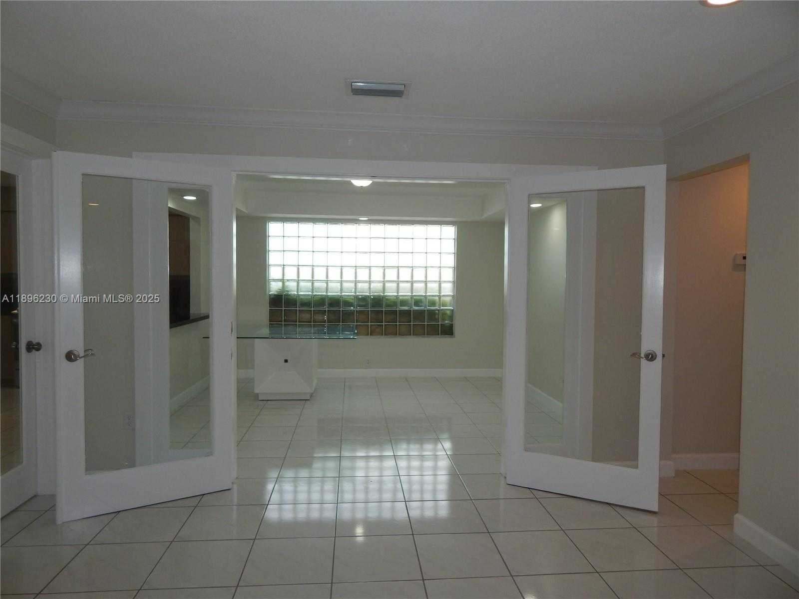 Small Image of 11530 SOUTH WEST 92ND ST, Miami Number 12