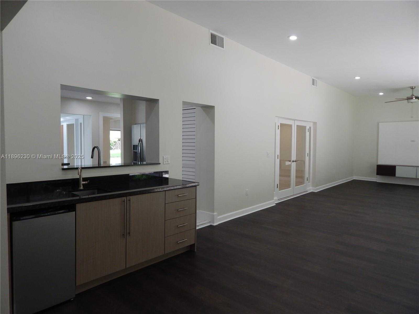 Small Image of 11530 SOUTH WEST 92ND ST, Miami Number 16