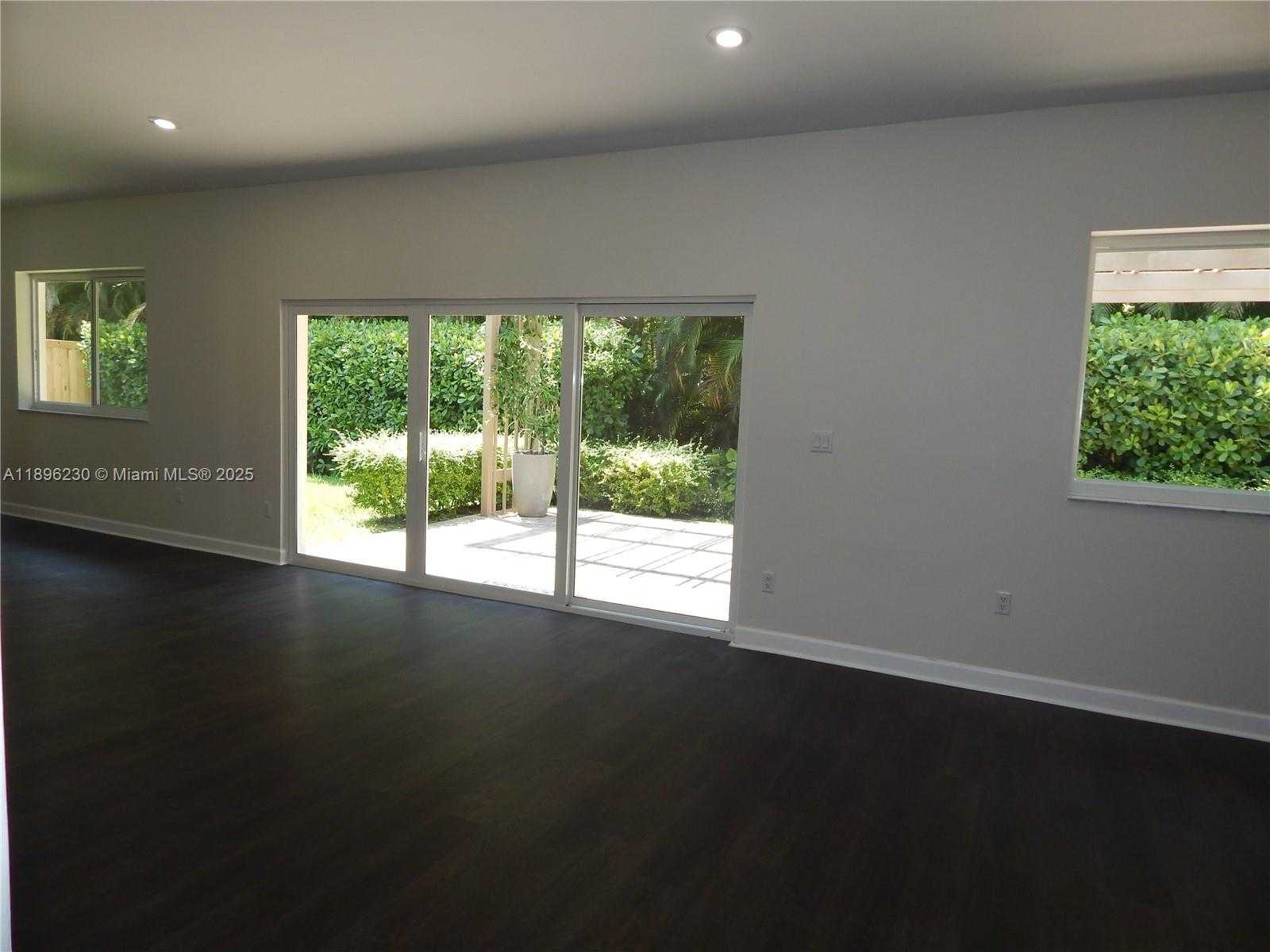 Small Image of 11530 SOUTH WEST 92ND ST, Miami Number 18