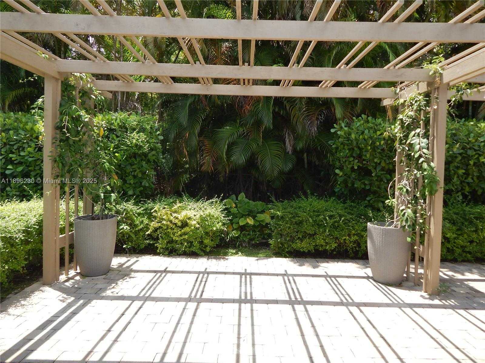 Small Image of 11530 SOUTH WEST 92ND ST, Miami Number 19